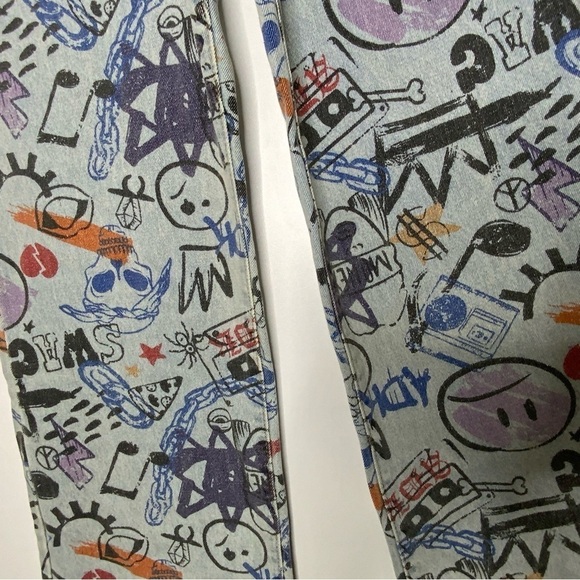 ADIKA Gray Graffiti High Waist Wide Leg Swag Doodle Jeans. Size Medium. (NWT). - Picture 3 of 6